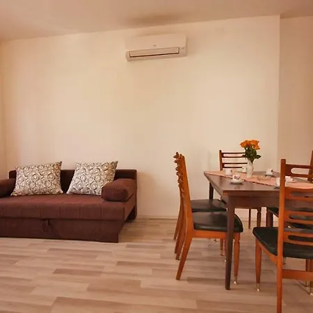 Petra Apartman *